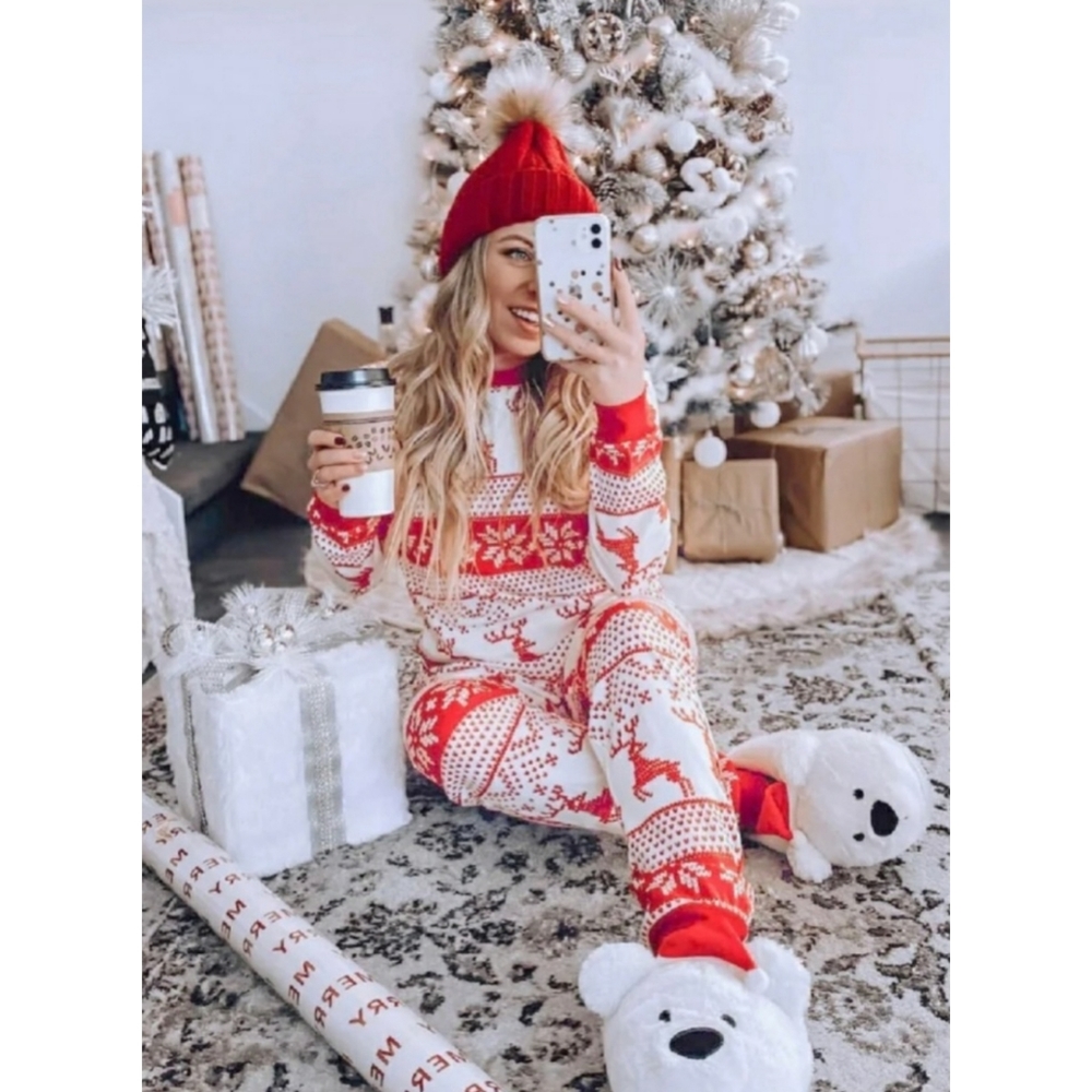 2 Piece Christmas Pajamas Set - Picture 3 of 5